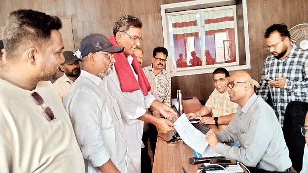 అర్జీలను త్వరగా పరిష్కరించాలి