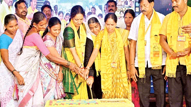 పరిశ్రమలతో ప్రగతికి బాటలు 