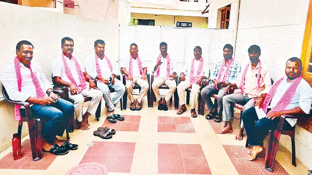  మంత్రి పర్యటనను అడ్డుకుంటాం