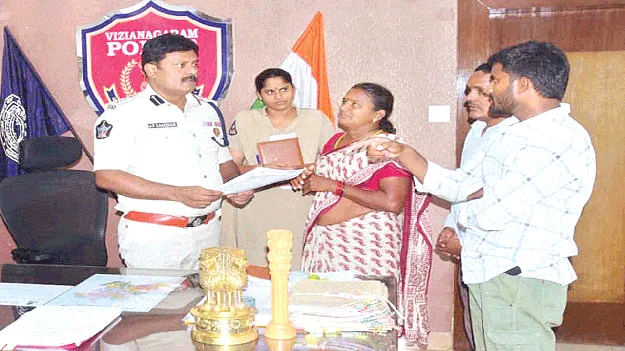 ఫిర్యాదులపై చట్ట పరిధిలో చర్యలు చేపట్టాలి