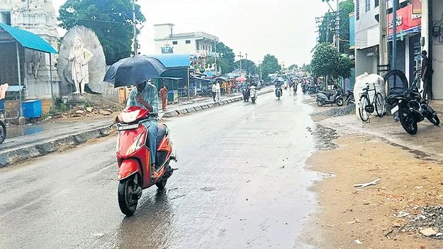 వర్షంతో స్వల్ప ఊరట