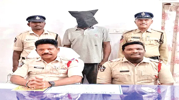 ట్రాక్టర్‌ దొంగ అరెస్టు 