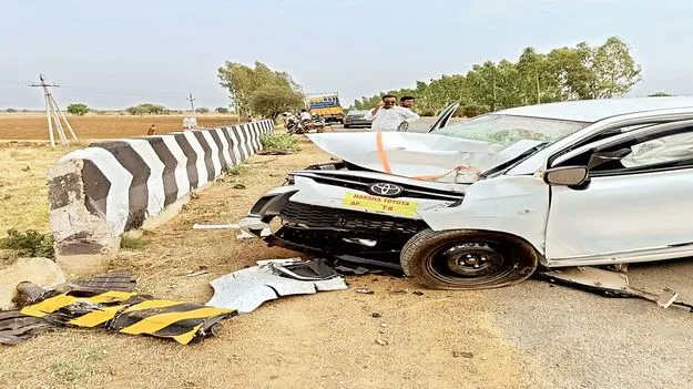 రహదారులు రక్తసిక్తం 