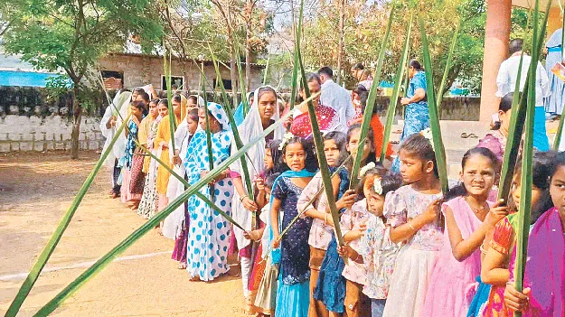 ఘనంగా మట్టల ఆదివారం