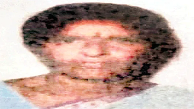 రాజమ్మ దర్శనానికి వస్తూ..