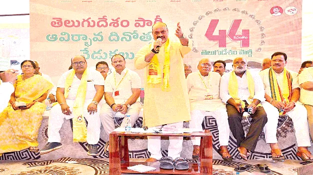 పోర్టుపై మాట్లాడే హక్కు.. వైసీపీ నేతలకు లేదు 