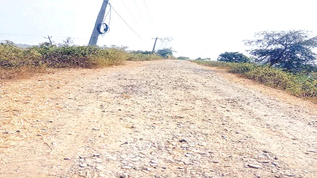 ఈ రోడ్లపై ప్రయాణమెలా?