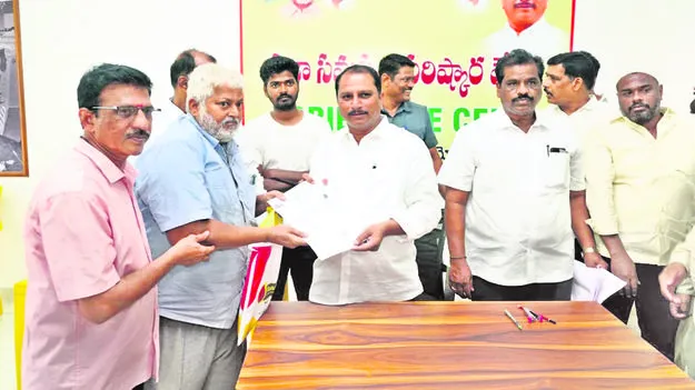 వైసీపీ మాదిరిగా పార్టీలు చూడం