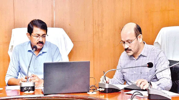 పరిశ్రమలను వేగంగా పూర్తి చేయాలి 