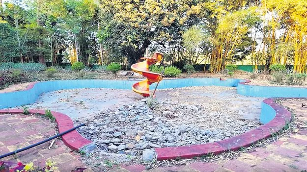 పద్మాపురం గార్డెన్‌పై ఎందుకీ నిర్లక్ష్యం?