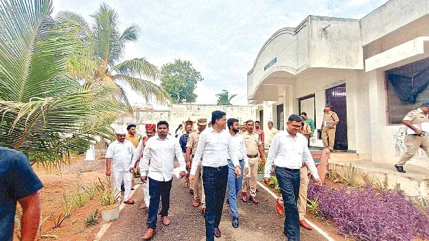 ఖైదీలపై వివక్ష వద్దు 
