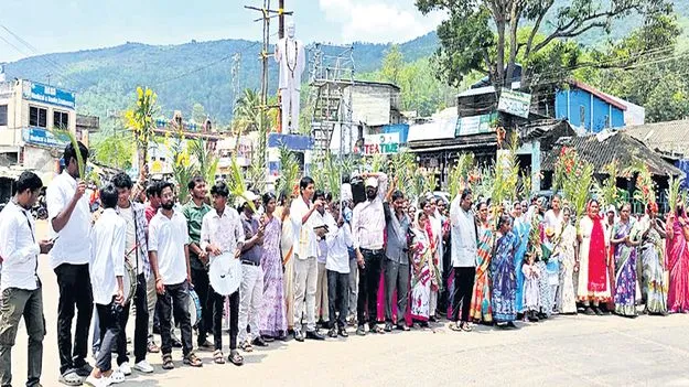 ఘనంగా మట్టల ఆదివారం 