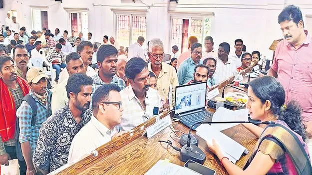 అర్జీదారుల సంతృప్తే ముఖ్యం