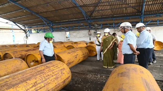 ప్రమాదాలు జరగకుండా రక్షణ చర్యలు చేపట్టండి