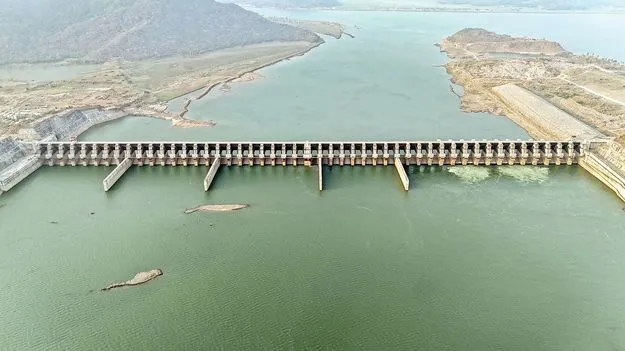  వెలుగు నీడలు