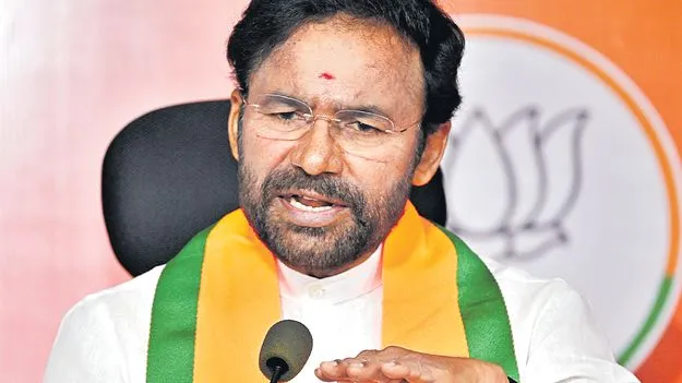 కత్తి ఒకరికిచ్చి యుద్ధం మరొకరిని చేయమంటారా? 