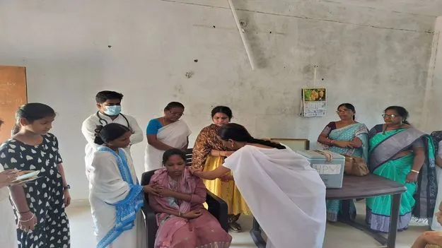 వ్యాక్సినేషన్‌పై ప్రత్యేక దృష్టి పెట్టాలి 