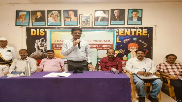 Mancherial:  మారుతున్న టెక్నాలజీకి అనుగుణంగా విద్యాబోధన చేయాలి