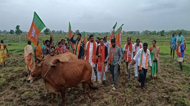 Mancherial:  రైతుల భూముల్లోకి వెళ్లవద్దు