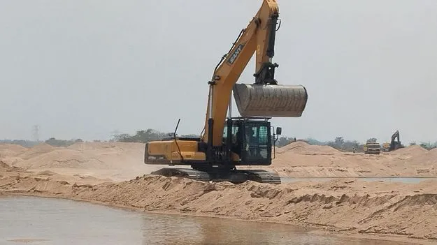  Karimnagar:   ఇసుక తోడేస్తున్నారు..