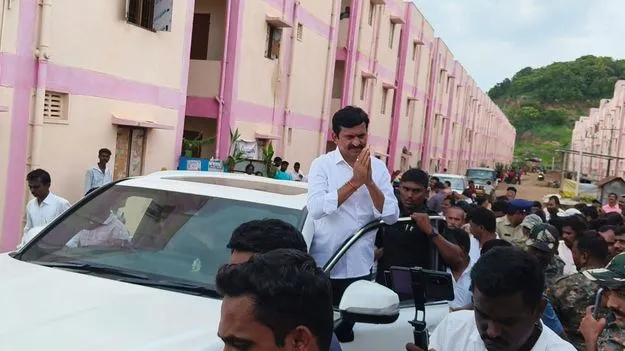Jagtial: ఆద్యంతం హడావిడిగా సాగిన మంత్రి పర్యటన