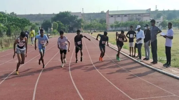  Karimnagar:  హోరాహోరీగా ఫెడరేషన్‌ కప్‌ అథ్లెటిక్స్‌ పోటీలు