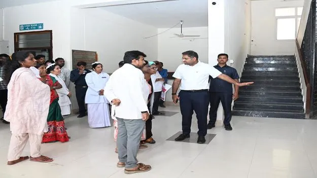 Peddapalli:  రోగులకు మెరుగైన వైద్యం అందించండి