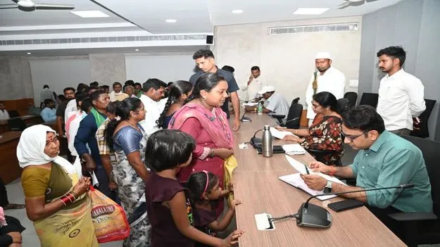 ప్రజావాణి దరఖాస్తులను క్షేత్రస్థాయిలో పరిశీలించాలి
