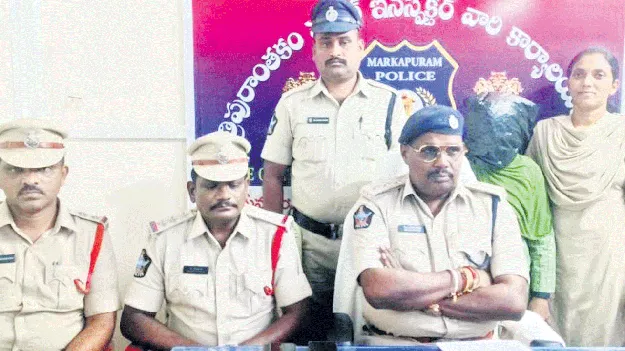  బాలిక హత్య కేసులో నిందితురాలి అరెస్ట్‌