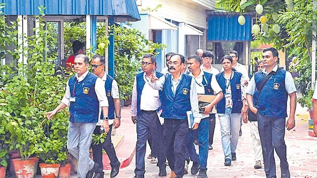 మమత నివాసంలో సీఐడీ తనిఖీలు 