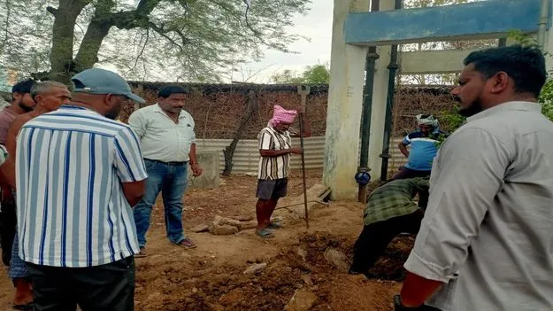పారిశుధ్యం నిర్వహణపై నిర్లక్ష్యం వద్దు