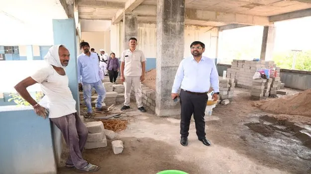 పాఠశాల అభివృద్ధి పనుల్లో వేగం పెంచాలి