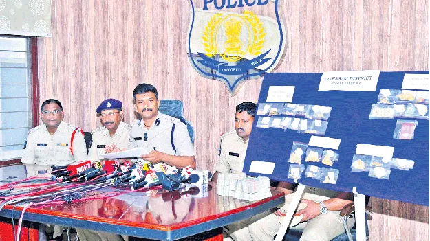 ఇంట్లో అద్దెకు నమ్మకంగా ఉంటూ చోరీ