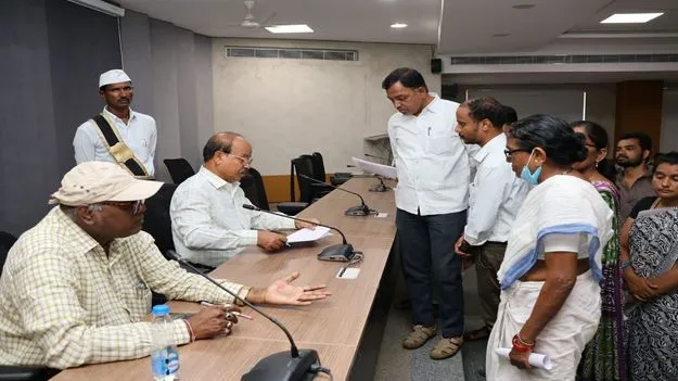 ప్రజావాణి దరఖాస్తులను త్వరగా పరిష్కరించాలి