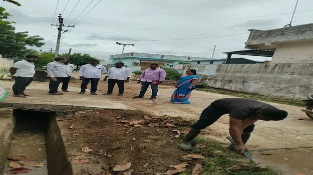 ప్రతి రోజు పారిశుధ్య పనులను చేపట్టాలి 