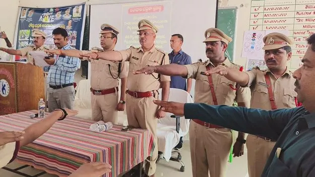 రోడ్డు భద్రత ప్రతీ ఒక్కరి బాధ్యత 