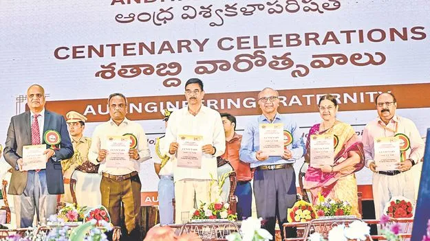 కష్టాలు, సంక్షోభాల నుంచే పరిష్కార మార్గాలు