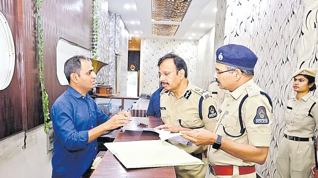 అర్ధరాత్రి రంగంలోకి 5వేల మంది పోలీసులు!
