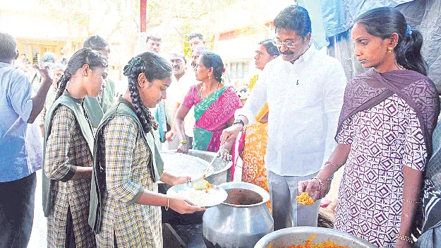 విద్యా నైపుణ్యాలను మెరుగుపర్చాలి