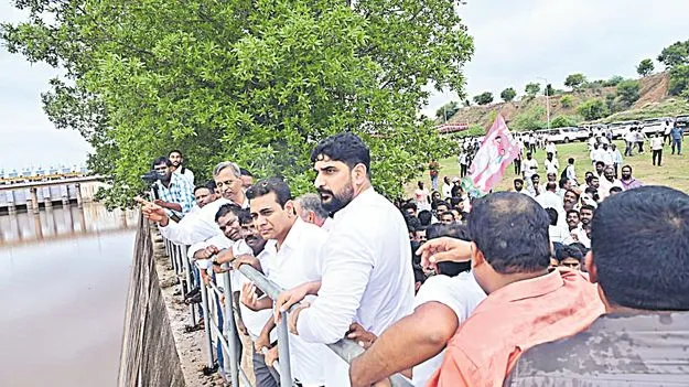కేసీఆర్‌పై కక్షతో రైతులకు శిక్ష