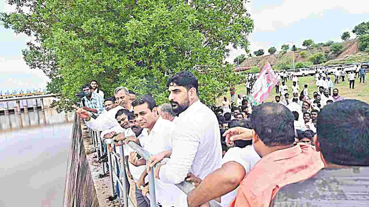 కేసీఆర్‌పై కక్షతో రైతులకు శిక్ష