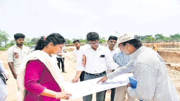 పెండింగ్‌ పనులు పూర్తి చేయండి