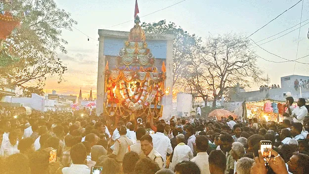 వైభవంగా సుంకులా పరమేశ్వరి రథోత్సవం