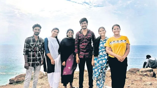 తీరంలో విషాదం 