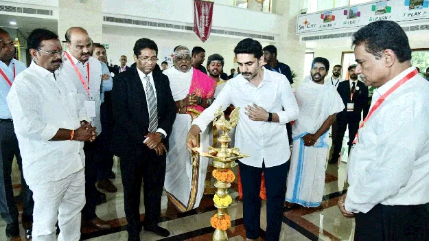 చదువుకుంటూనే సంపాదన 