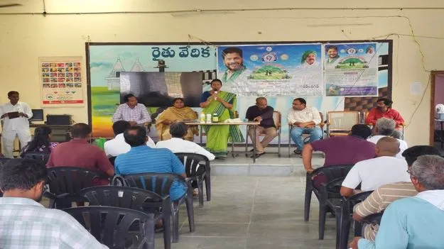 ప్రభుత్వం సూచించిన విత్తనాలను సాగు చేయాలి