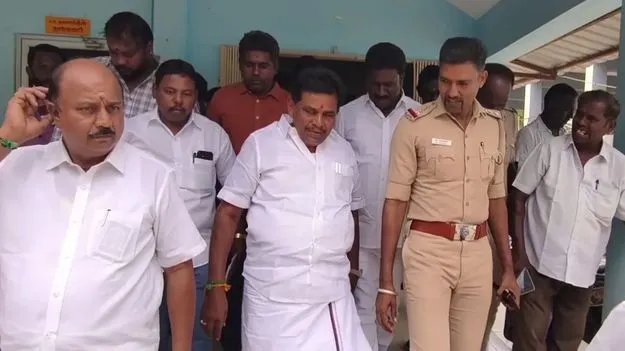 సీఎం విజయ్‌పై అవాకులు.. డీఎంకే మాజీ మంత్రి అరెస్ట్‌