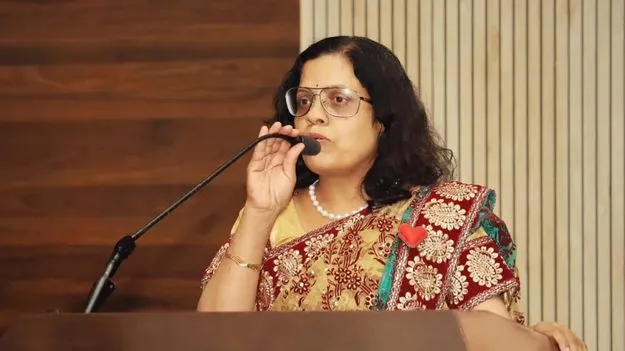 మత్తు వదిలిస్తున్నారు...