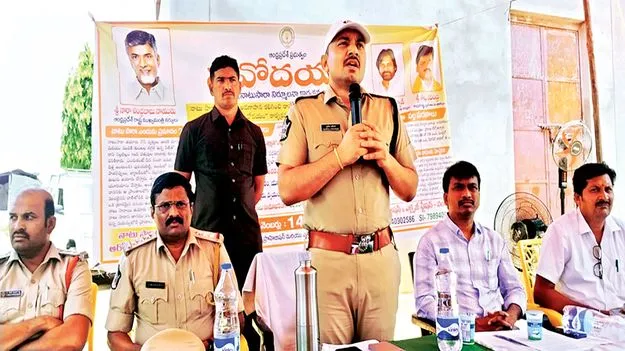 చదువుతో ఉజ్వల భవిష్యత్తు 