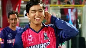 సెల్ఫీకి రూ. 100 ఇవ్వాలి!